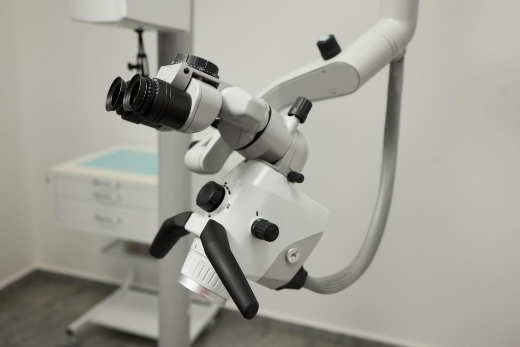 leczenie pod mikroskopem stomatologicznym endodoncja Ruda Śląska
